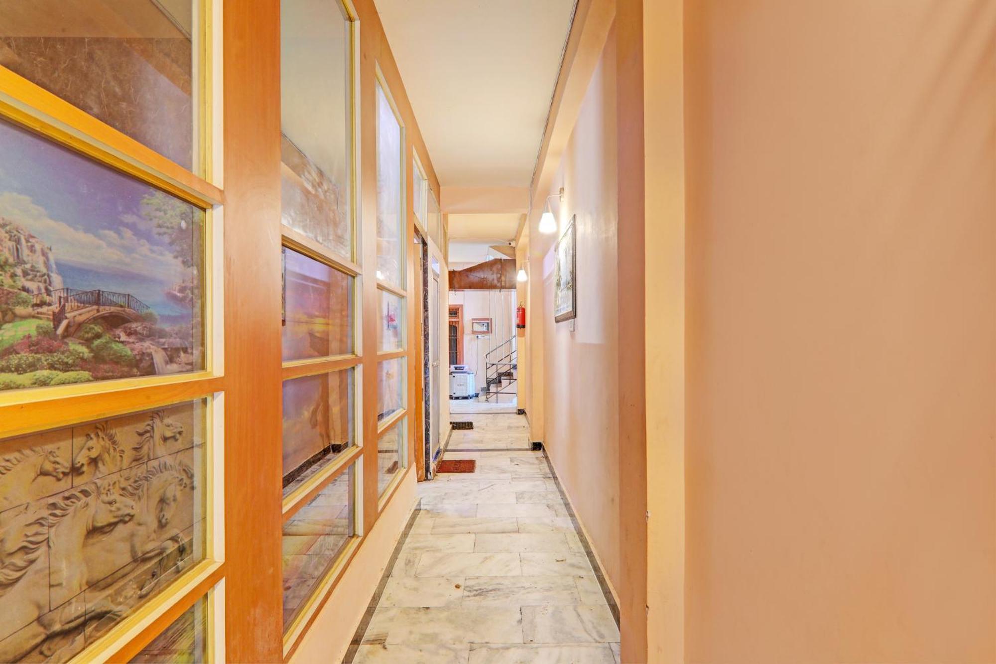 Hotel O Home Singhs Delight Варанаси Екстериор снимка