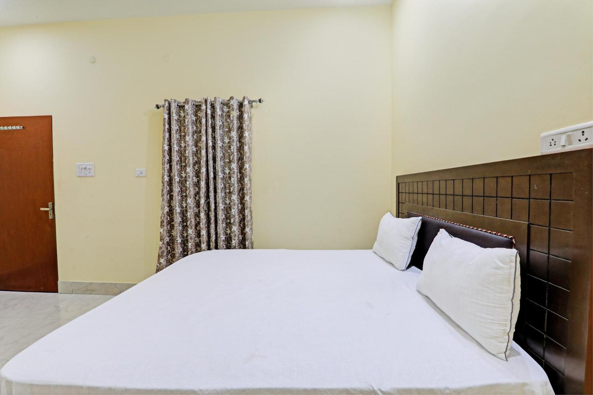 Hotel O Home Singhs Delight Варанаси Екстериор снимка