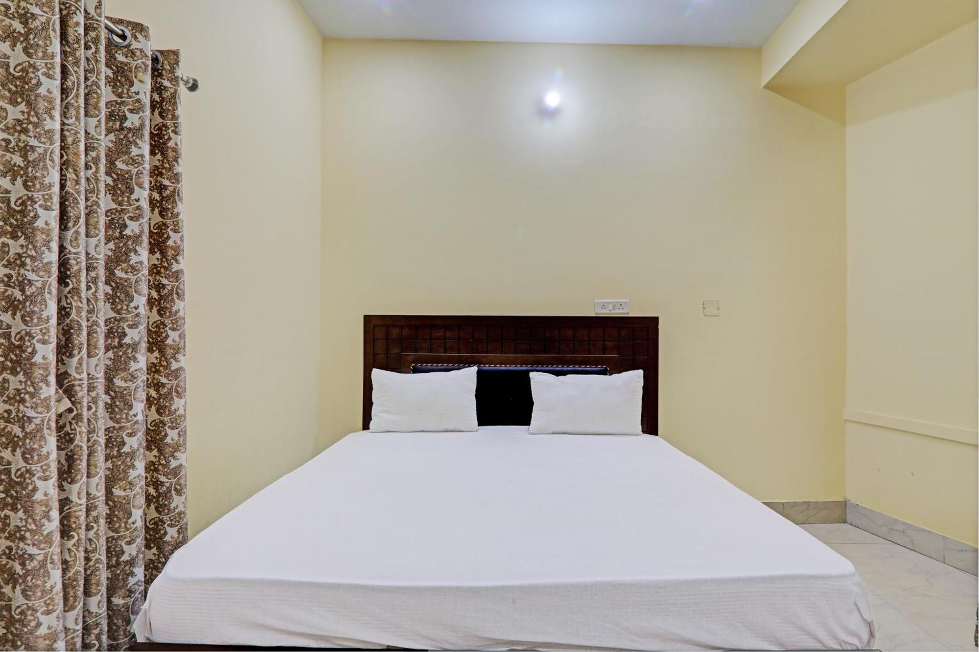 Hotel O Home Singhs Delight Варанаси Екстериор снимка