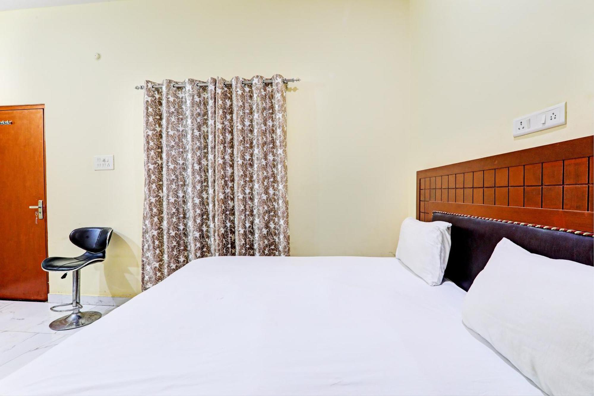 Hotel O Home Singhs Delight Варанаси Екстериор снимка