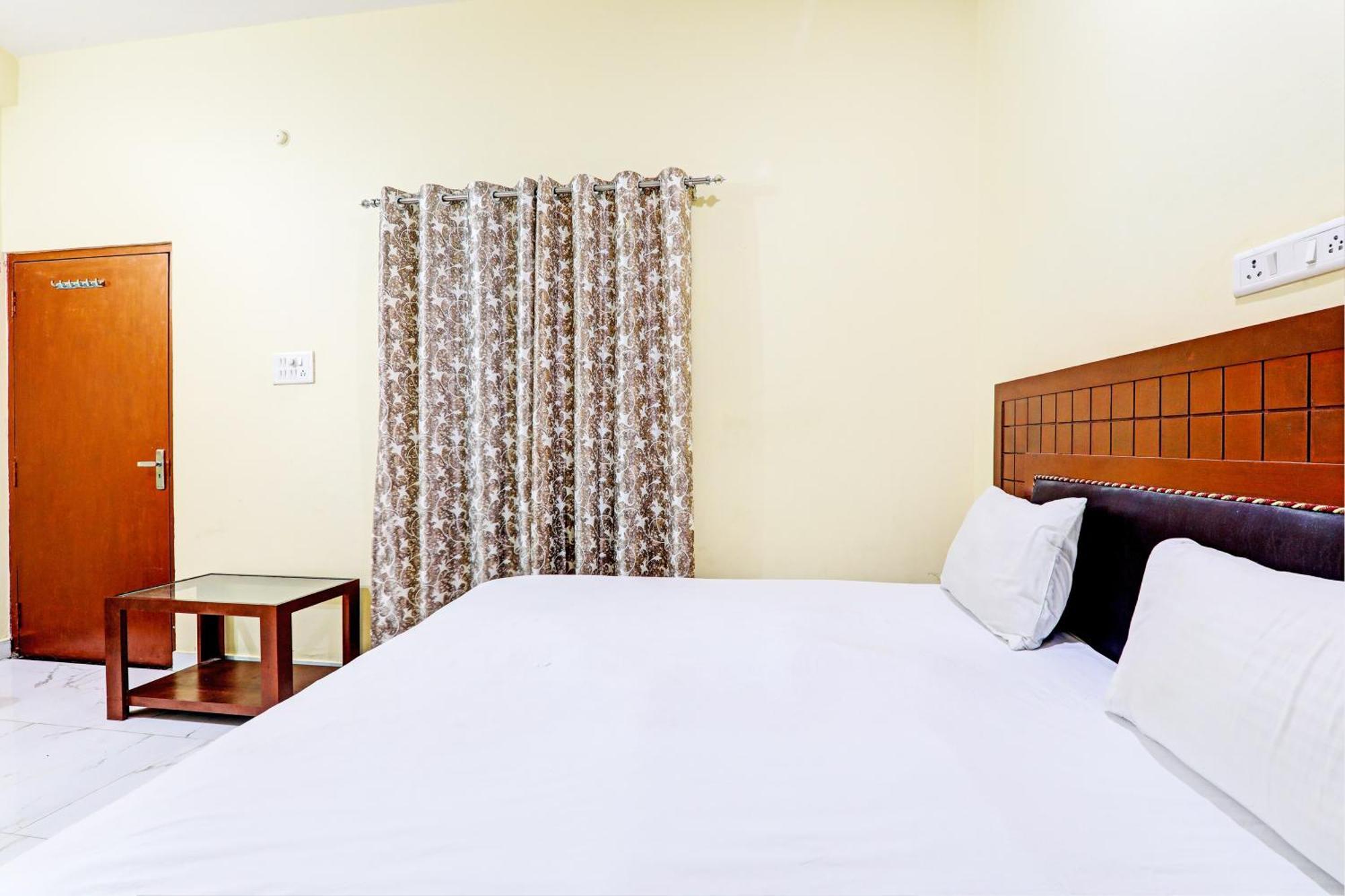 Hotel O Home Singhs Delight Варанаси Екстериор снимка