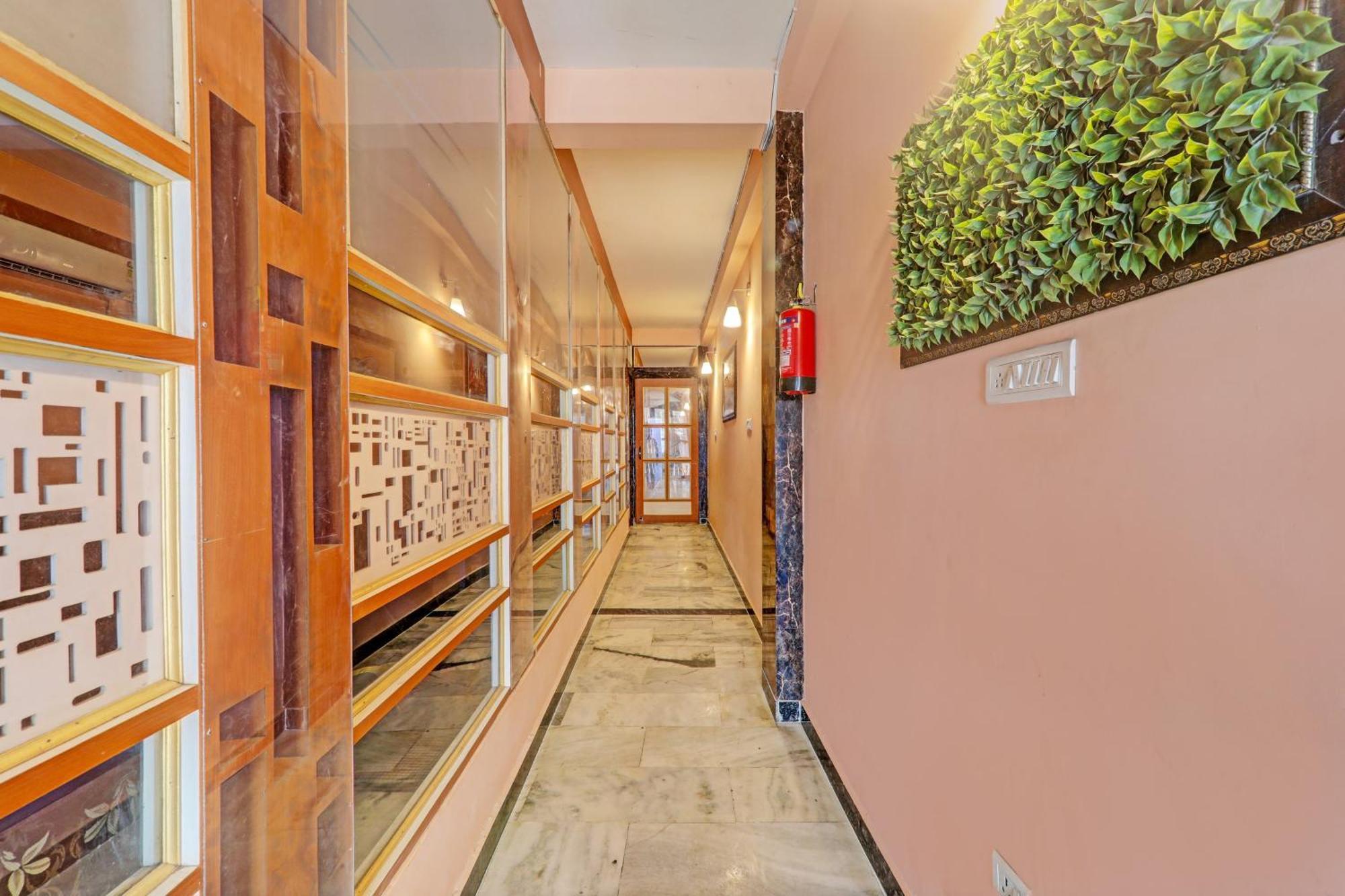 Hotel O Home Singhs Delight Варанаси Екстериор снимка